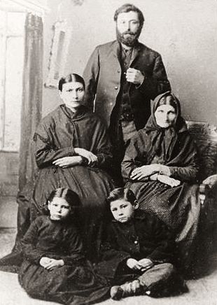Riel, Marguerite, his children, and Grandmother Marie Anne
